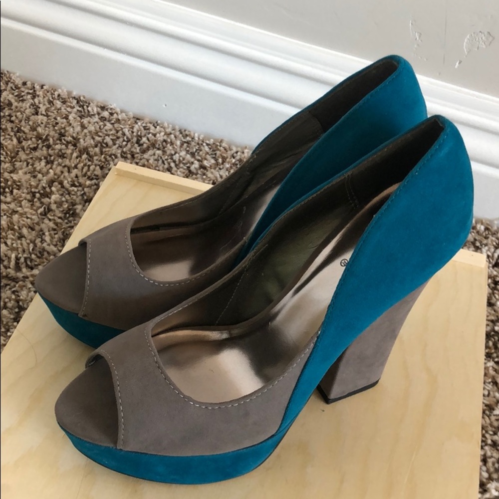 Open toe platform chunky heel pumps
